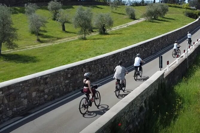 2-Day E-Bike Tuscany Tour with Meals, Wineries, and Farmstay - Why an e-bike is the right way to see Chianti