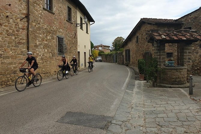 2-Day E-Bike Tuscany Tour with Meals, Wineries, and Farmstay - Who should book this ride?