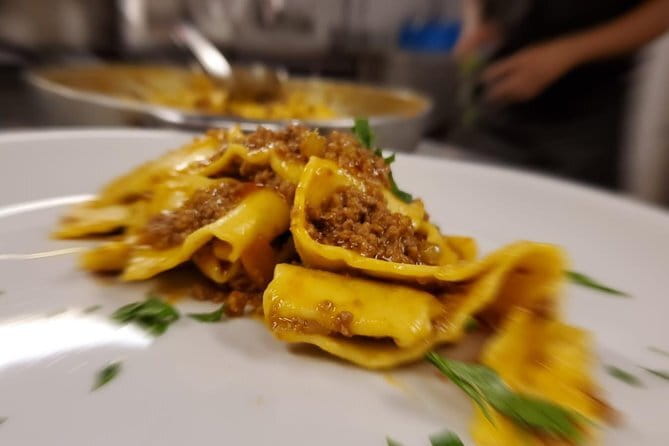 4 - Courses Dinner Interactive Cooking Lesson In Florence - Dietary requests and safety details