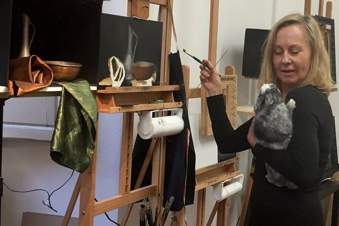 5 Mornings Still Life Painting Guided Workshop in Florence - Why the small group matters