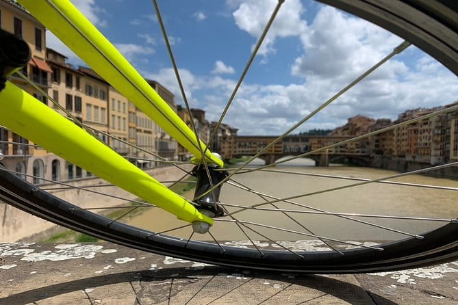 90 min Footbike tour in Florence - The Duomo gives you Florence’s grand opening scene