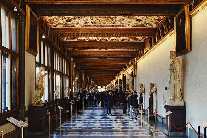 Artful Eight: 8 Wonders of Florence in Accademia, Center & Uffizi - The Duomo from the street