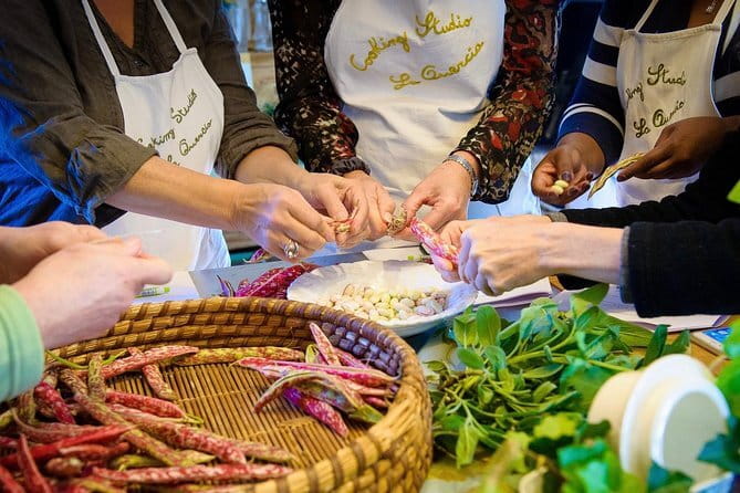Authentic Culinary Experience in a Tuscan Family Estate - A family kitchen in the Chianti countryside