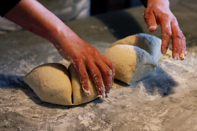 Authentic Culinary Experience in a Tuscan Family Estate - What happens between 10 a.m. and lunch