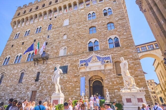 Best of Florence walking tour - monolingual small group tour - The Porcellino and the old New Market