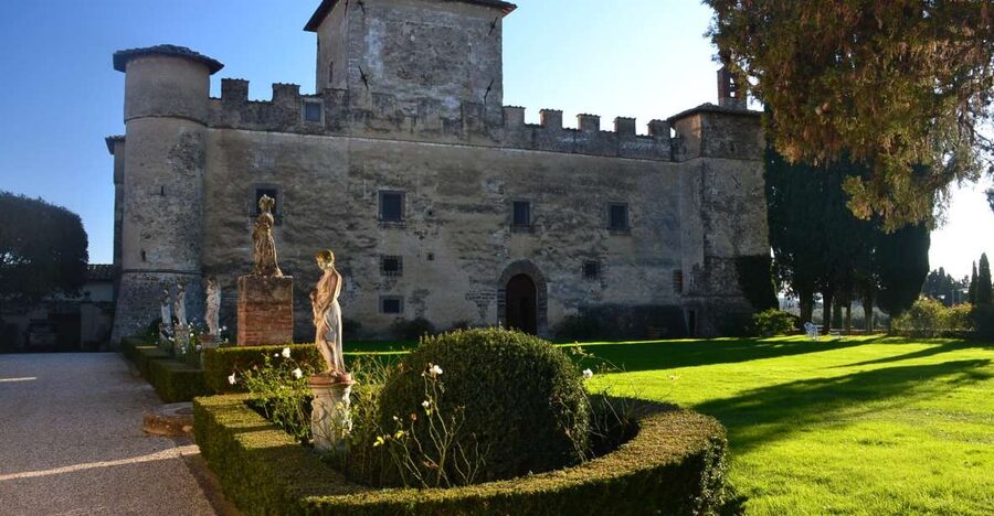 Chianti Rufina: Wine Tour in Castle & Historical Villa - Why castle wineries make this day different