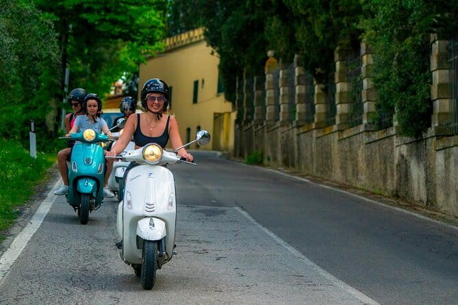 Chianti Vespa Tour with Lunch from Florence & E-car Option - Choosing between a Vespa and a Fiat Topolino