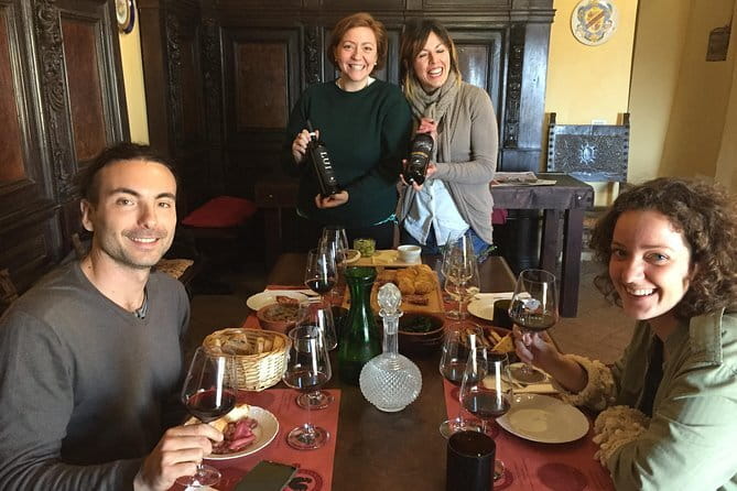 Chianti Wine Tour with 3 Wineries, Food Pairings and Tuscan Lunch - Three wineries, three different points of view