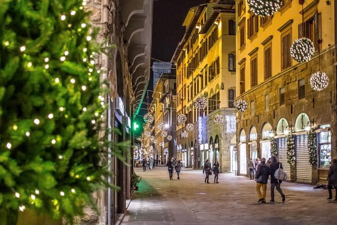 Christmas Lights Private Photo Tour in Florence - Ponte Vecchio after dark