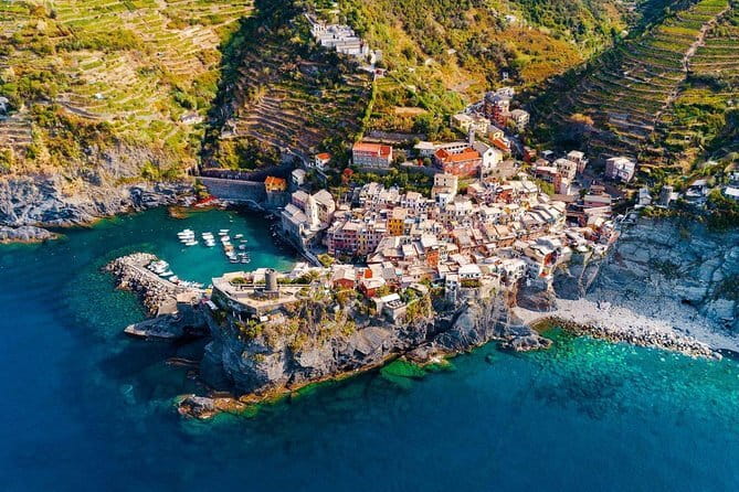 Cinque Terre Private with the leaning tower Pisa from Florence - Manarola, vineyards above the sea
