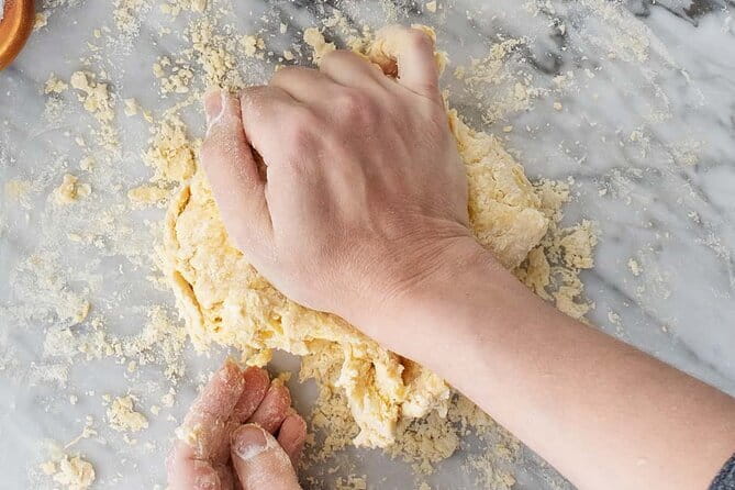 Cooking Art Brunelleschi with Unlimited Wine - The first lesson: flour, dough, and patience