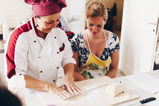Cooking class and home made pasta in Florence with LA VIVANDIERA! - Making Pasta the Florentine Way