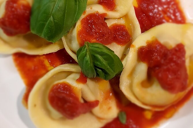 Cooking Class on a Family Farm in Chianti with Lunch - Families, couples, and mixed groups
