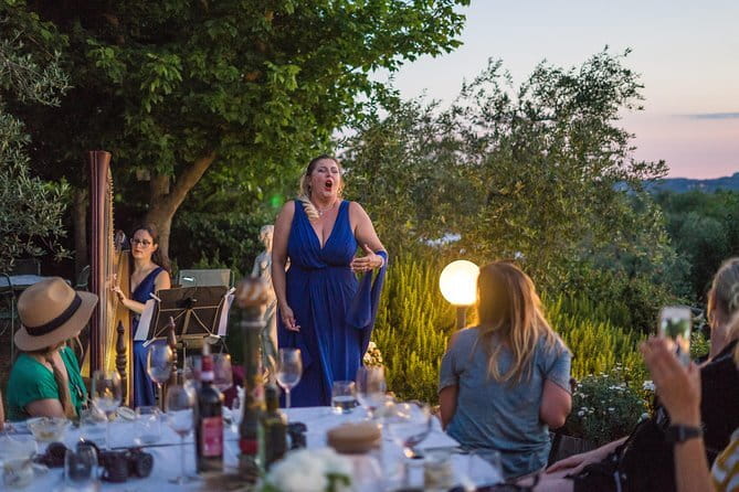 Cooking, Dinner & Live Opera in the countryside - Tasting family olive oil before dinner