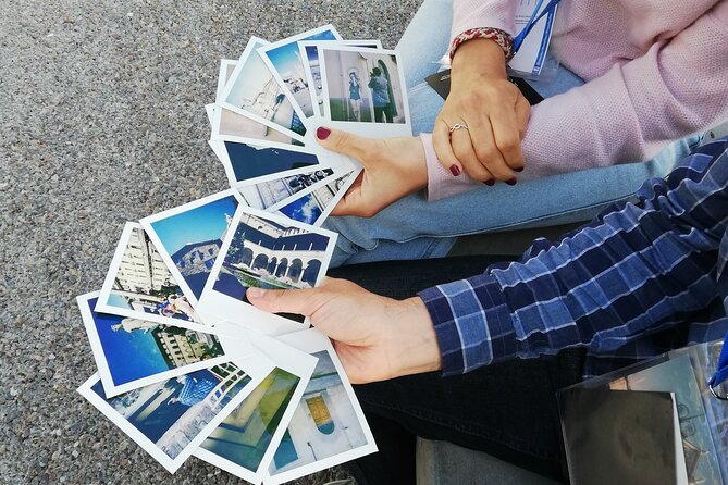 Create Polaroid Memories in Florence: Tour For Families with kids - Crossing into Oltrarno