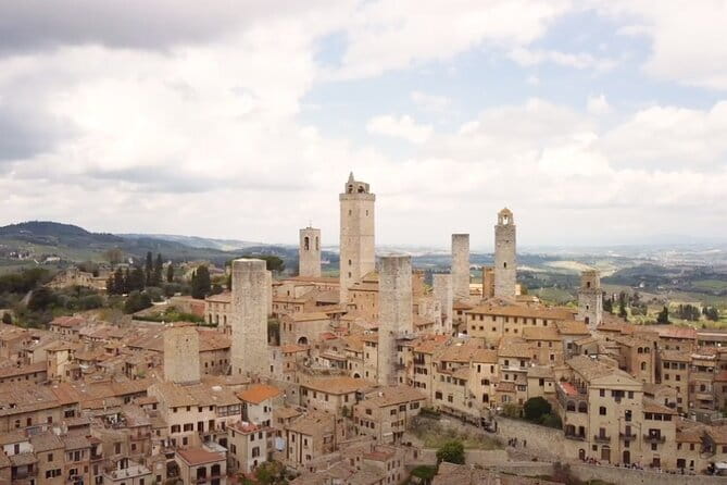 David & Duomo: Accademia & Skip the Line Exclusive Dome Access - Entering Santa Maria del Fiore