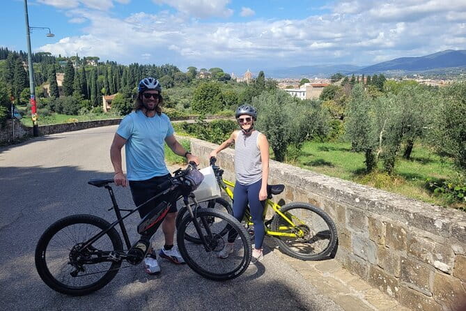 E-bike 2.5 hour Florence & Tuscany With Fresh Olive Oil and Bread - From Porta Romana to the Florentine hills