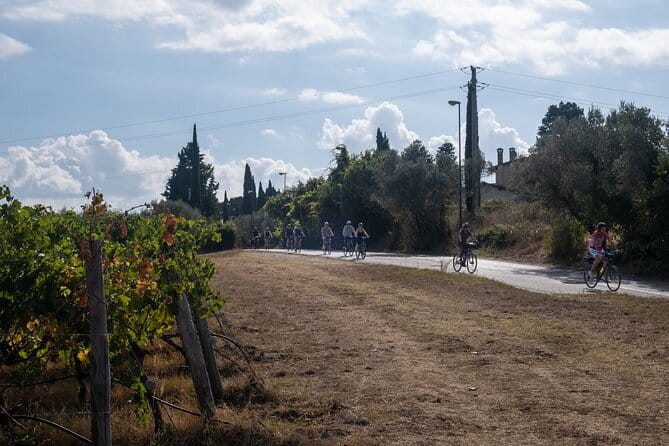 E-bike 2.5 hour Florence & Tuscany With Fresh Olive Oil and Bread - Guides make the difference