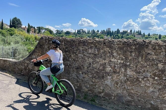 E-bike 2.5 hour Florence & Tuscany With Fresh Olive Oil and Bread - Villa del Poggio Imperiale and the first climb