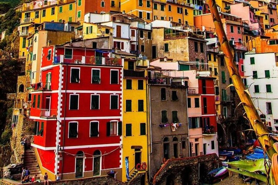Exclusive Cinque Terre day tour by Ferry with stop in Pisa - La Spezia and the ferry along the coast