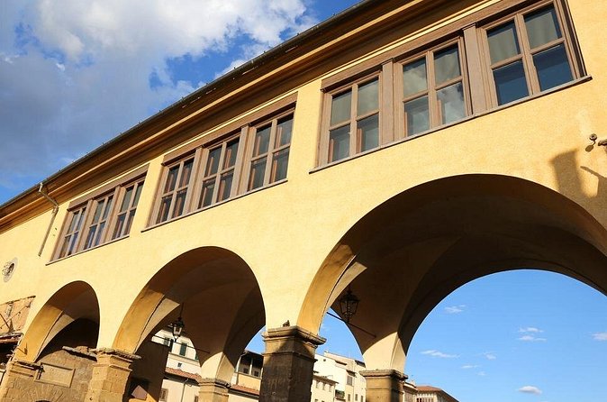 Exclusive Uffizi Gallery and Vasari Corridor Small Group Tour - Walking the Vasari Corridor above the Arno
