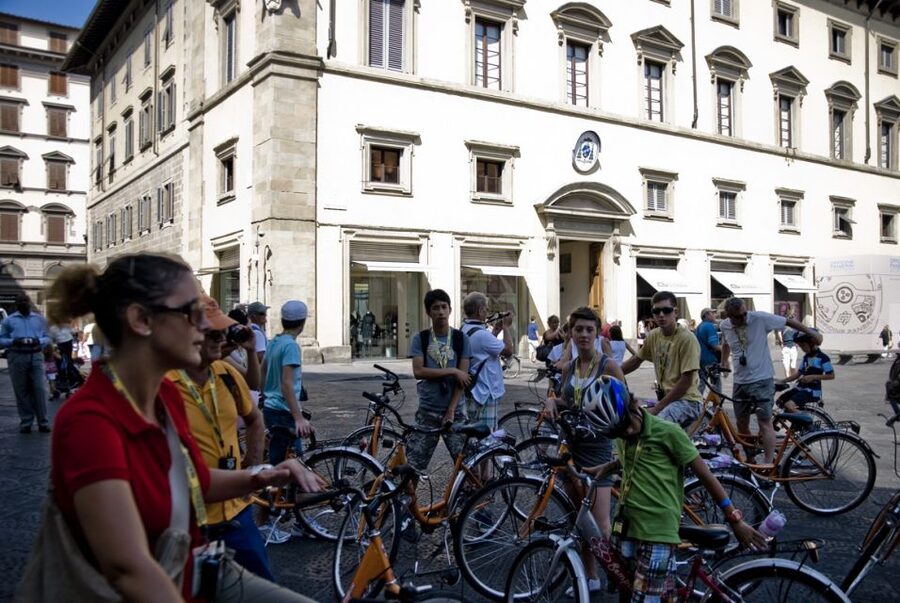 Florence: 2.5 hour Audio Guided Bike Tour led by Tour Leader - Why a bicycle works well in central Florence