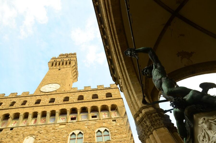 Florence: 2-Hour Guided Sightseeing Bike Tour - Pitti Palace, Oltrarno, and the uphill view