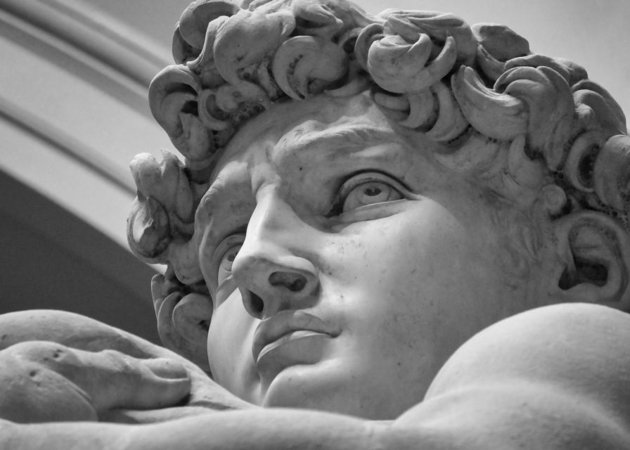 Florence: Accademia Gallery Entry Ticket & David Guided Tour - Azzurra’s guiding style