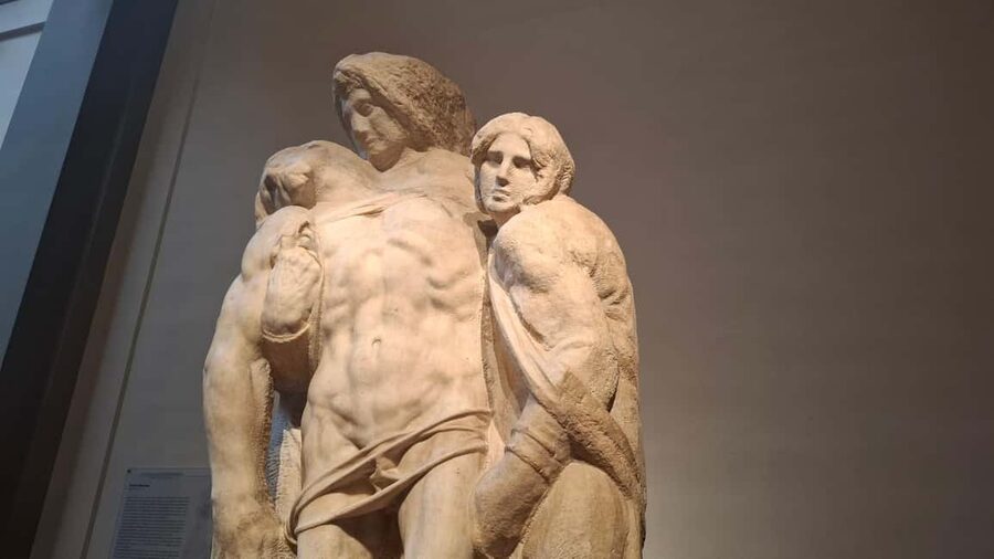 Florence: Accademia Gallery Ticket with Optional Audio Guide - Choosing the official audio guide