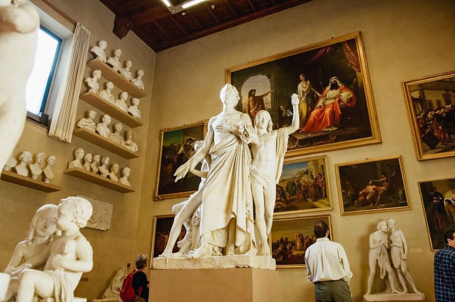 Florence: Accademia, Uffizi, and City Center Walking Tour - The pace and group size