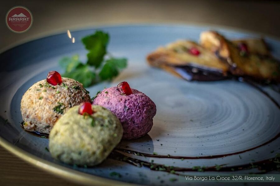 Florence: Armenian Food Experience in Ararat Restaurant - A different table in Florence