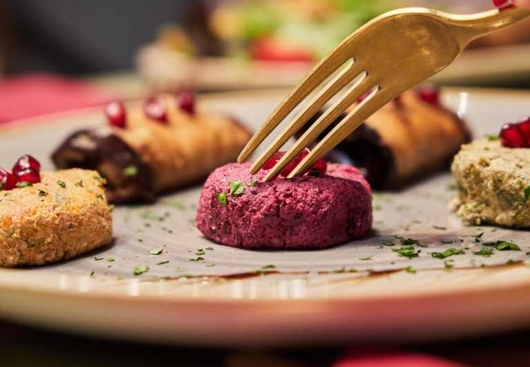 Florence: Armenian Food Experience in Ararat Restaurant - Choosing the main dish