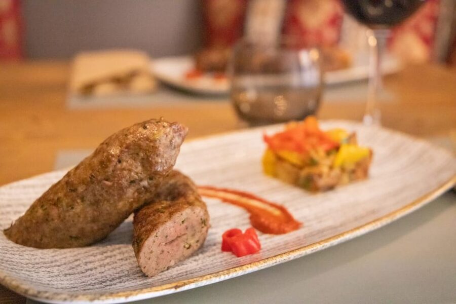 Florence: Armenian Food Experience in Ararat Restaurant - The setting: modern, cozy, and possibly musical