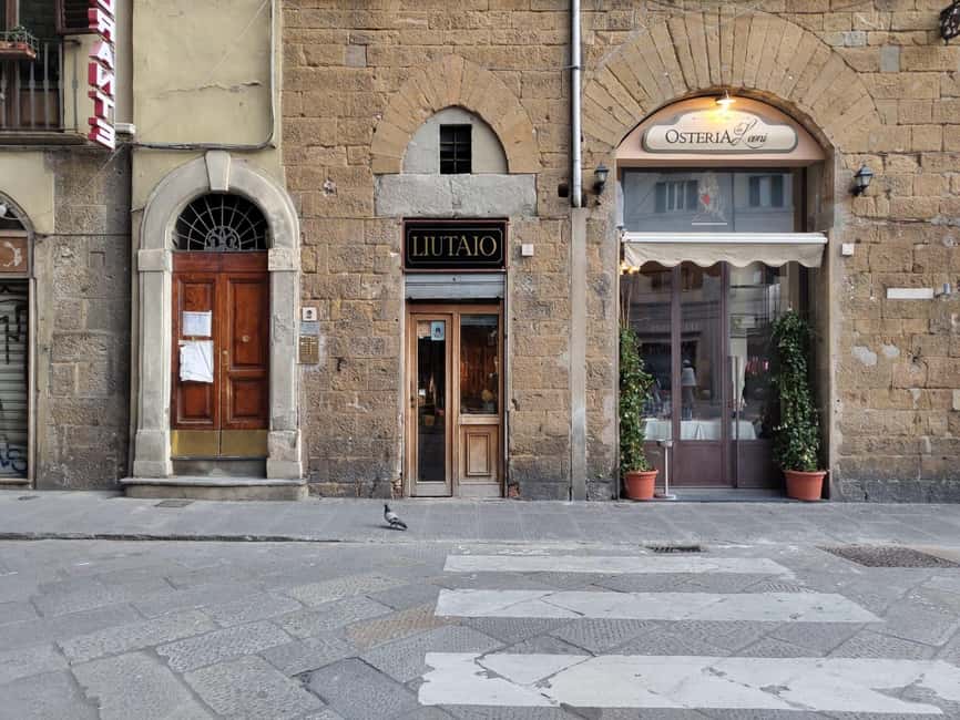 Florence: Artisanal Crafts and Workshops Guided Tour - Leather at Scuola del Cuoio inside Santa Croce