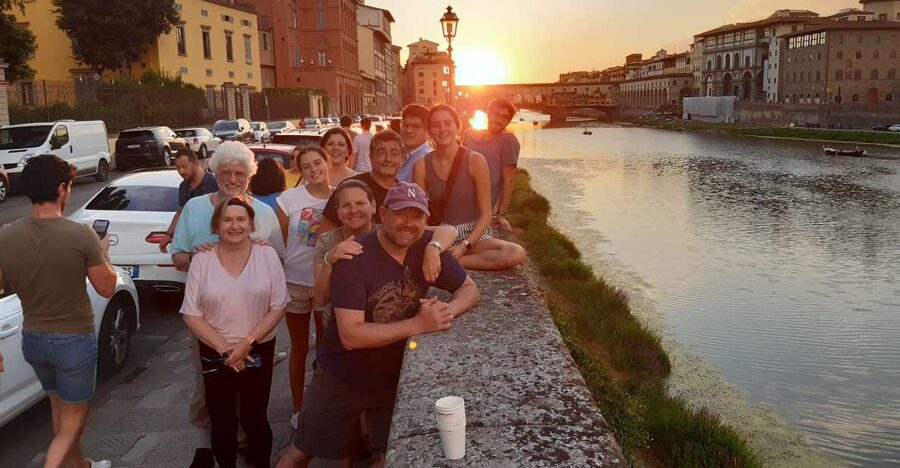 Florence at Night Bike Tour with Wine and Aperitivo Picnic - San Frediano and Santo Spirito set the tone