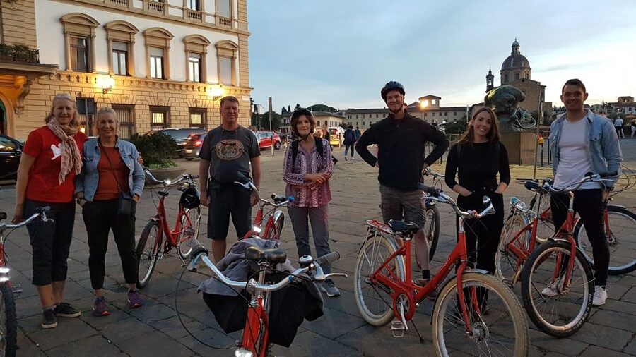 Florence at Night Bike Tour with Wine and Aperitivo Picnic - A Tuscan aperitivo beside the river