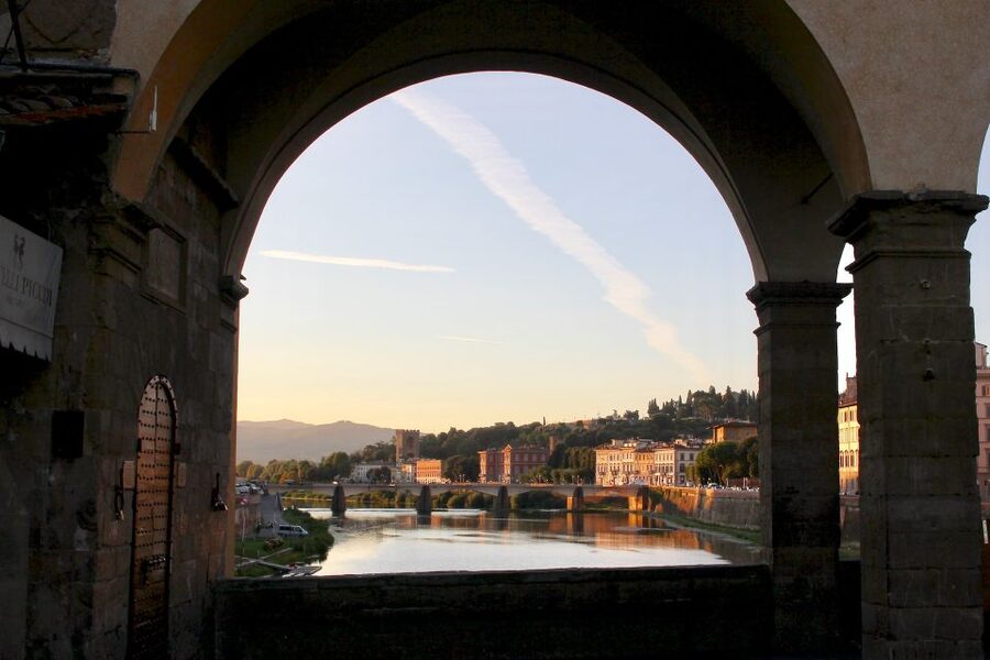 Florence: Audio Guided Walking Tour led by Tour Leader - Piazza della Signoria and the Mercato Nuovo finish
