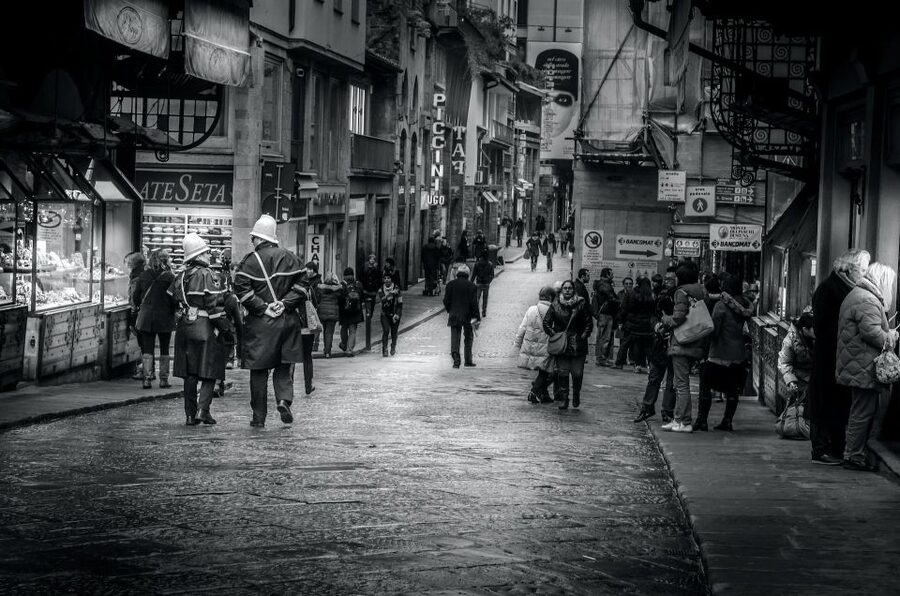 Florence: Audio Guided Walking Tour led by Tour Leader - How the audio system changes the walk