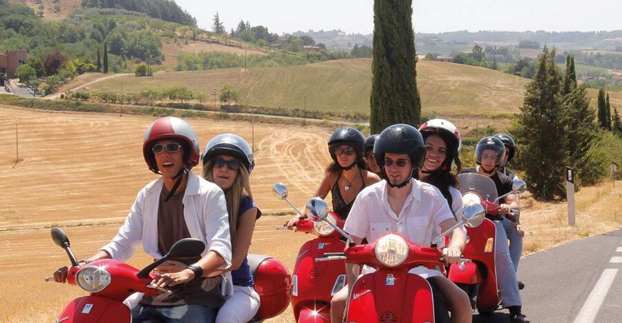 Florence/Badesse: Tuscany Group Vespa Tour with Wine Tasting - Castellina in Chianti brings a proper town stop