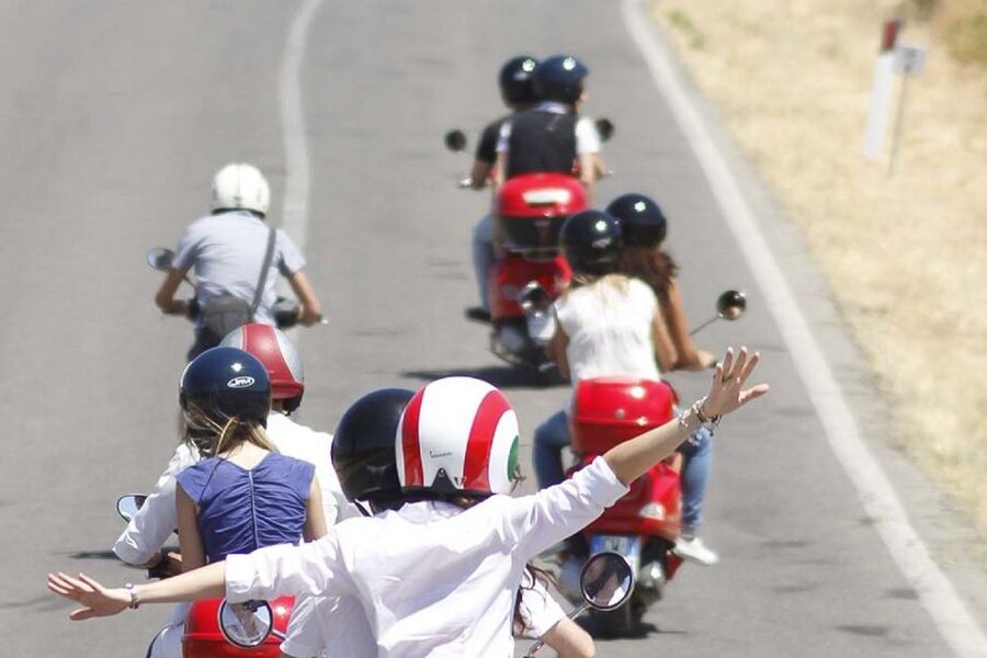 Florence/Badesse: Tuscany Group Vespa Tour with Wine Tasting - What the four-hour route feels like