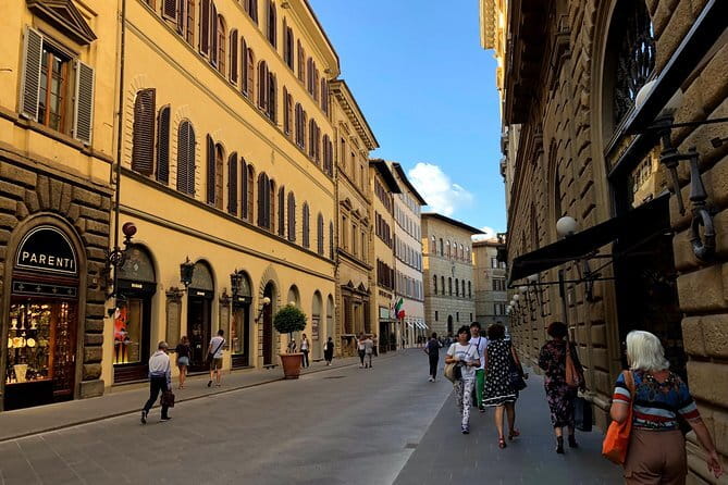 Florence: Best Of - with Tour Leader & Multilingual Audio Guide - Ponte Vecchio brings the history to the river