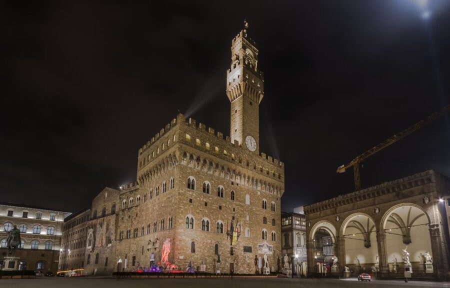 Florence by Night: 2-Hour Walking Tour - The guide makes or breaks the experience