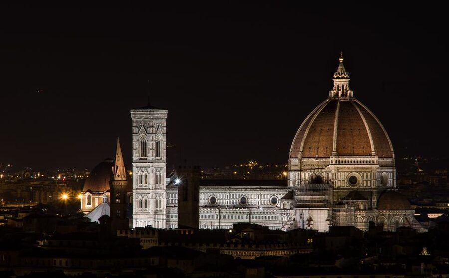 Florence by Night: 2-Hour Walking Tour - Piazza della Signoria and the Uffizi