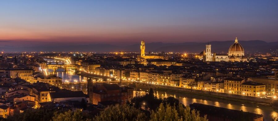 Florence by Night: 2-Hour Walking Tour - Finishing at Ponte Vecchio and the Arno