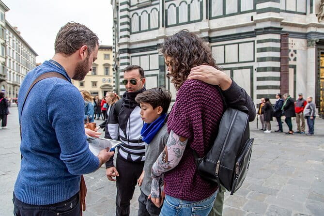 Florence by Night Guided Walking Tour:Duomo Old Bridge & All Must-See Highlights - Ponte Vecchio adds the most memorable crossing