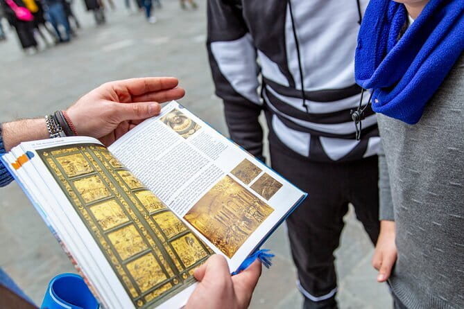 Florence by Night Guided Walking Tour:Duomo Old Bridge & All Must-See Highlights - Piazza del Duomo brings the big visual finish