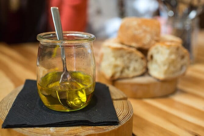Florence Central Market Food Tour with Eating Europe - A food walk with Medici context