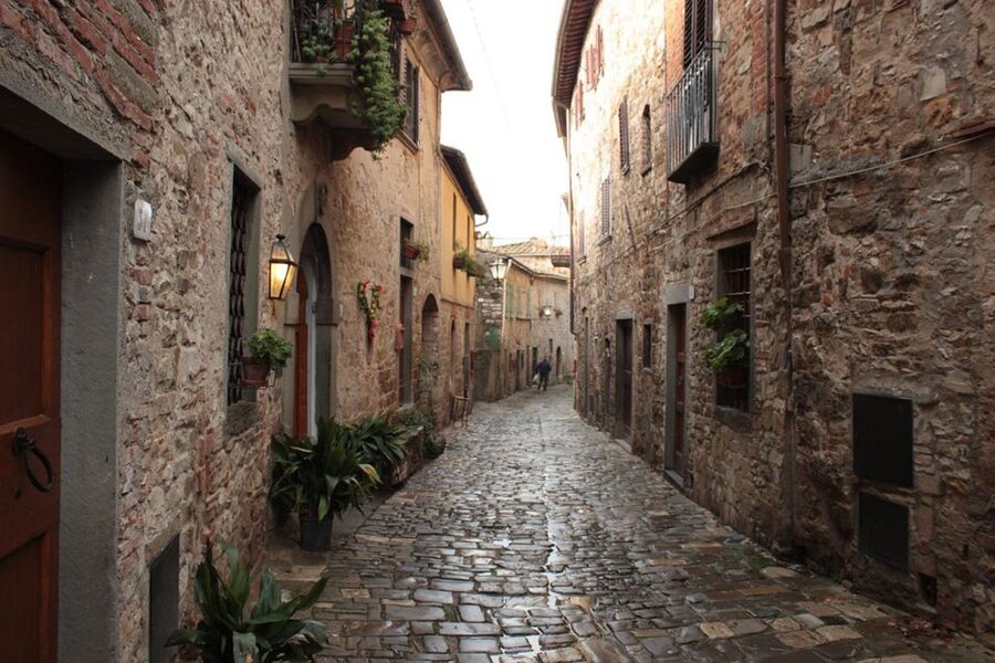 Florence: Chianti Villages, San Gimignano and Winery Tour - Leaving Florence for the Chianti hills