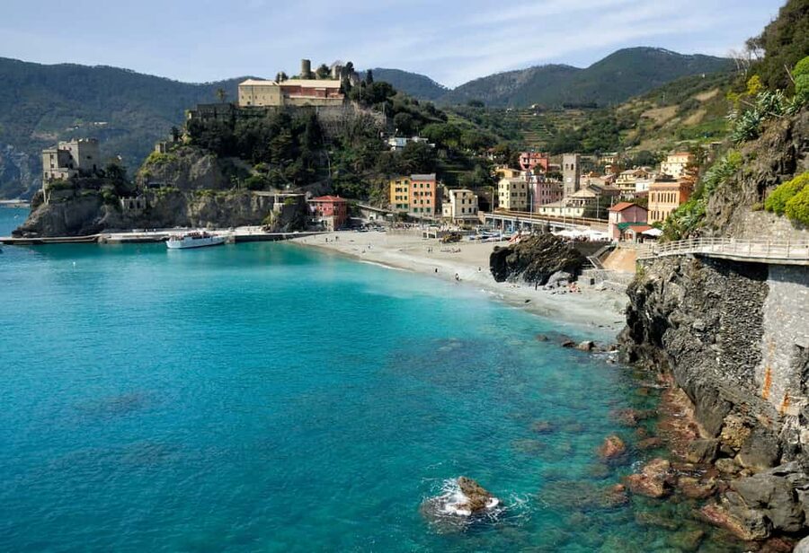 Florence: Cinque Terre Day Trip with Optional Hike - Monterosso for beaches and local shops