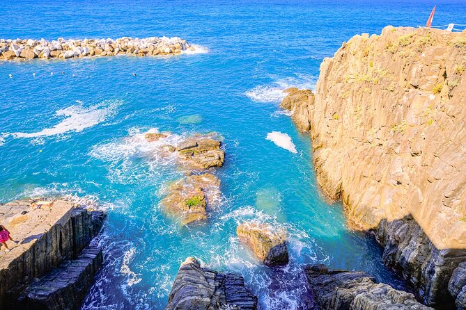 Florence: Cinque Terre Park Day Trip with Optional Street Food - Vernazza by boat, if the sea allows